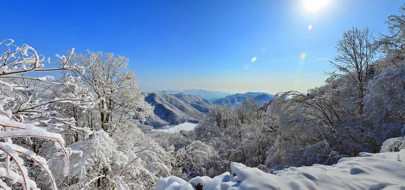 圈椅淌老虎寨冰雪全景