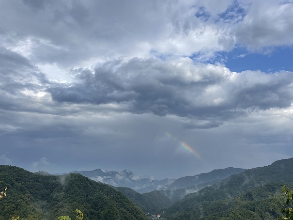 断虹霁雨 净秋空